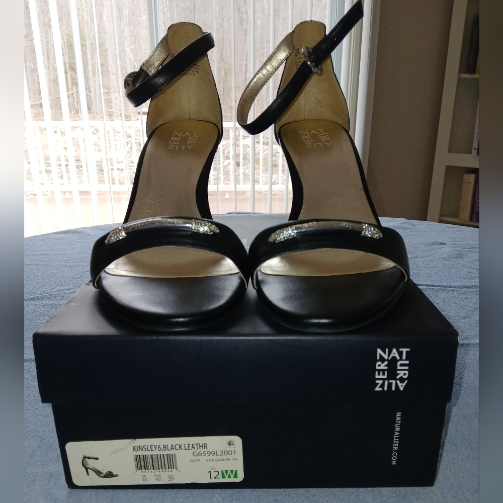 Naturalizer Women's Black Leather Sandals